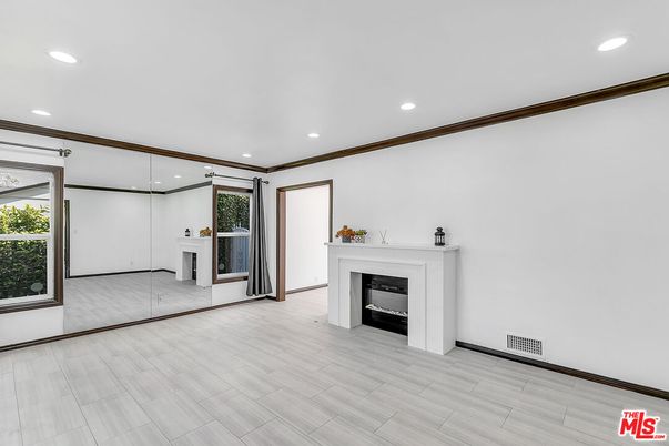 Empty room, Fireplace, Interior, Recessed Lighting