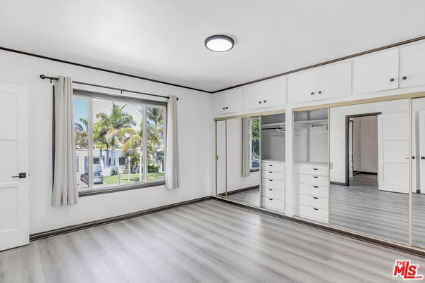 Empty room, Interior, Walk-in Closets, Wood Texture Flooring