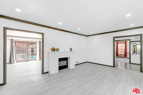 Empty room, Fireplace, Interior, Recessed Lighting