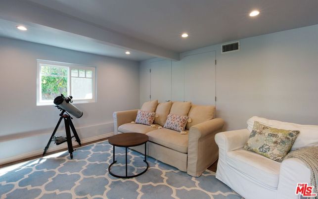 Fitness Equipment, Interior, Living room, Recessed Lighting