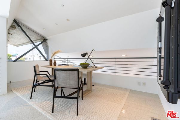 Dining room, Interior, Recessed Lighting