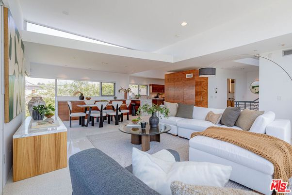 Dining room, Interior, Living room, Recessed Lighting