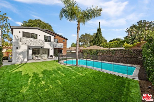 Backyard, Exterior, Pool