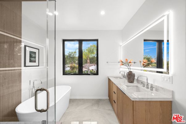 Bathroom, Dual Sink Vanities, Free Standing Baths, Interior, Recessed Lighting