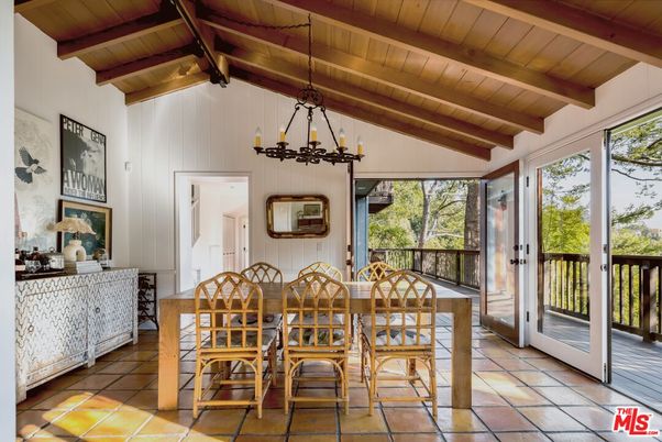 Dining room, Interior, Pendant Lights, Wooden Beams, Wooden Ceilings