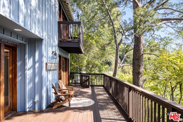 Exterior, Wood Texture Flooring