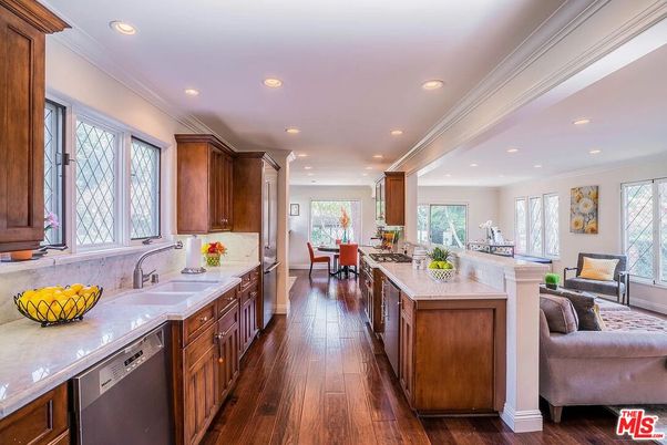Dining room, Interior, Kitchen, Recessed Lighting, Wood Texture Flooring