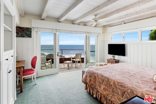 Bedroom, Interior, Water