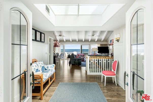Chandelier, Glass Ceilings, Interior, Living room, Water, Wood Texture Flooring