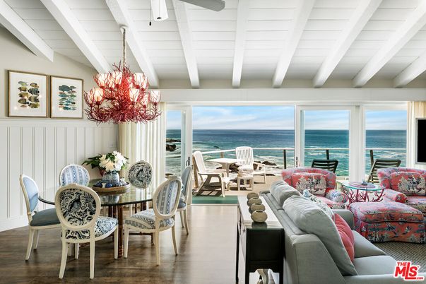 Chandelier, Dining room, Interior, Living room, Water, Wood Texture Flooring