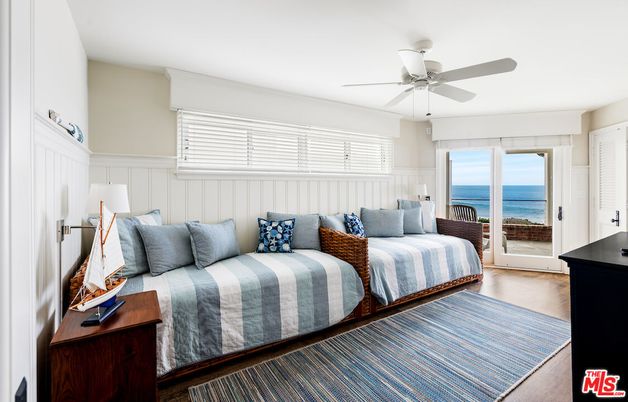 Bedroom, Interior, Water, Wood Texture Flooring