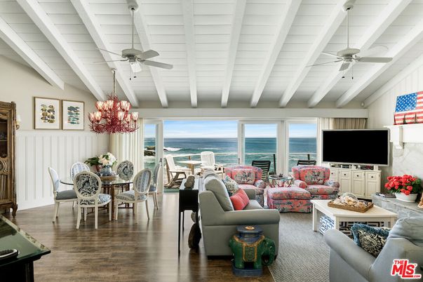 Chandelier, Dining room, Interior, Living room, Water, Wood Texture Flooring