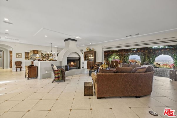 Fireplace, Interior, Living room, Pendant Lights, Recessed Lighting