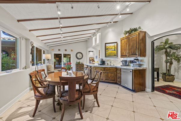 Dining room, Interior, Kitchen, Recessed Lighting
