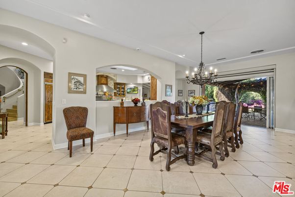 Chandelier, Dining room, Interior, Kitchen, Recessed Lighting