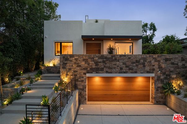 Attached, Exterior, Facade, Modern