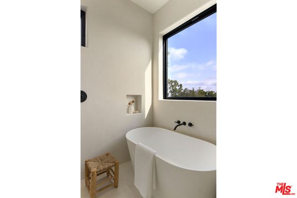 Bathroom, Free Standing Baths, Interior