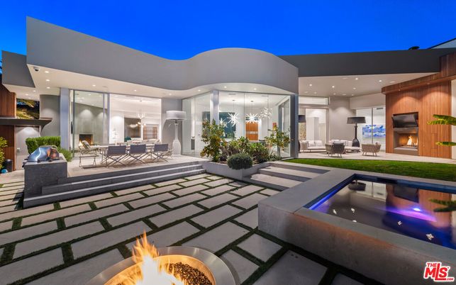 Backyard, Exterior, Fireplace, Recessed Lighting