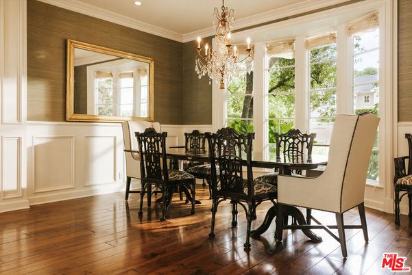 Chandelier, Dining room, Interior, Recessed Lighting, Wood Texture Flooring