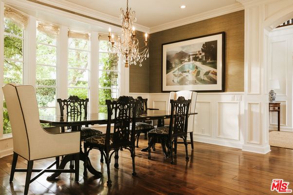 Chandelier, Dining room, Interior, Recessed Lighting, Wood Texture Flooring