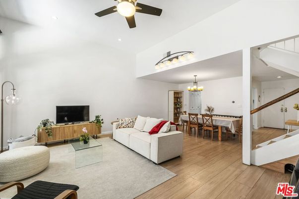 Chandelier, Dining room, Interior, Living room, Recessed Lighting, Wood Texture Flooring