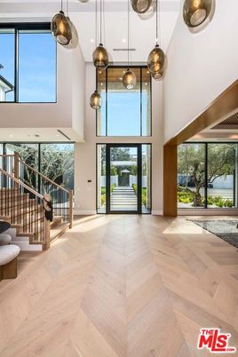 Interior, Pendant Lights, Recessed Lighting, Wood Texture Flooring