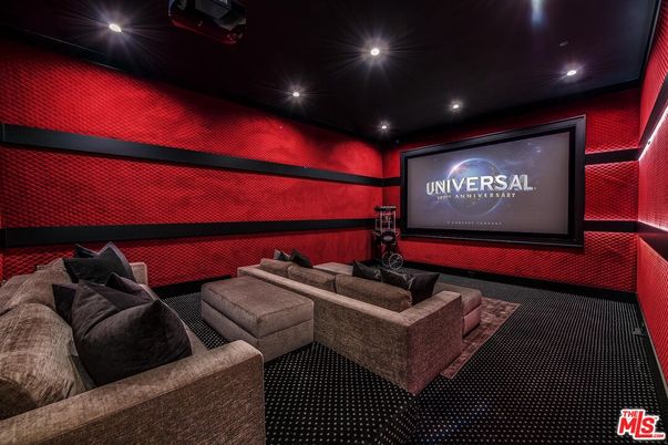 Interior, Projection Screen, Recessed Lighting, Theatre Room