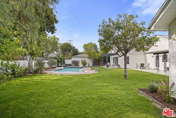 Backyard, Exterior, Pool