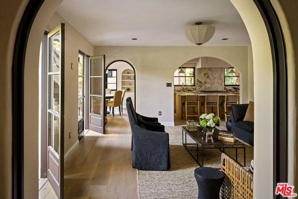 Interior, Living room, Pendant Lights, Wood Texture Flooring