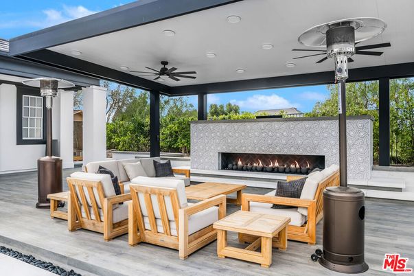 Exterior, Fireplace, Recessed Lighting