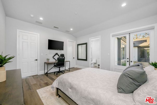 Bedroom, Home Office, Interior, Recessed Lighting, Wood Texture Flooring