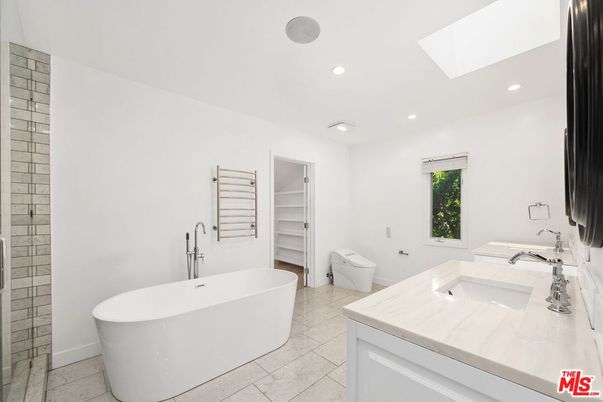 Bathroom, Dual Sink Vanities, Free Standing Baths, Interior, Recessed Lighting