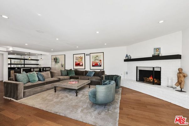 Fireplace, Interior, Living room, Pendant Lights, Recessed Lighting, Wood Texture Flooring