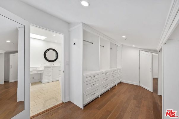 Bathroom, Interior, Recessed Lighting, Wood Texture Flooring