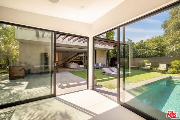 Interior, Pool, Recessed Lighting, Sun Room