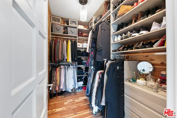 Interior, Walk-in Closets, Wood Texture Flooring