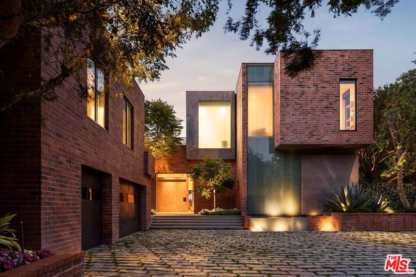 Attached, Exterior, Facade, Brick Facade, Modern