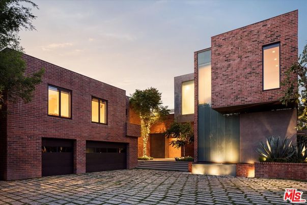 Attached, Exterior, Facade, Brick Facade, Modern
