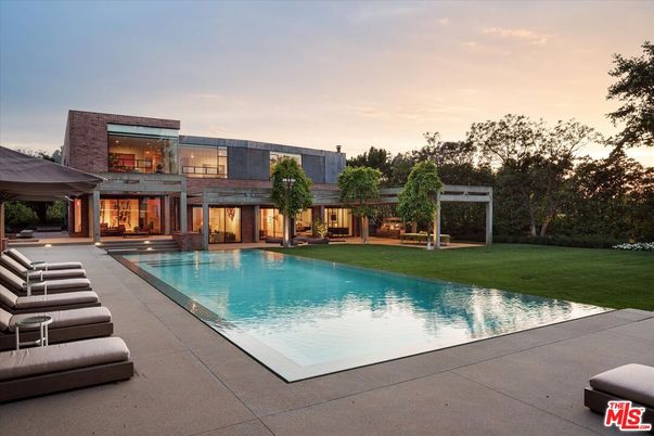 Backyard, Exterior, Pool