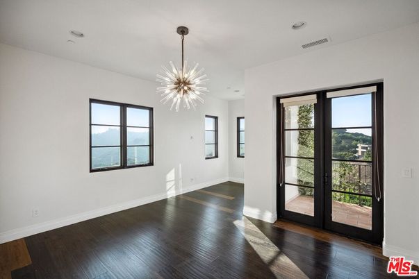 Empty room, Interior, Pendant Lights, Wood Texture Flooring