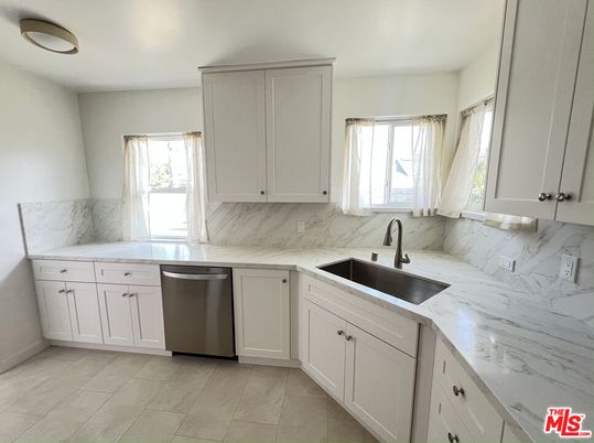 Interior, Kitchen, Marble Walls, Recessed Lighting