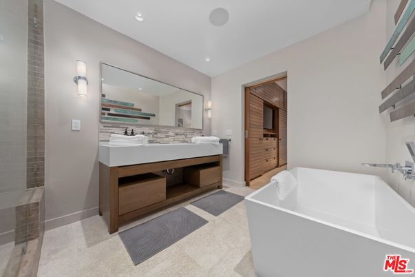 Bathroom, Dual Sink Vanities, Free Standing Baths, Interior, Recessed Lighting