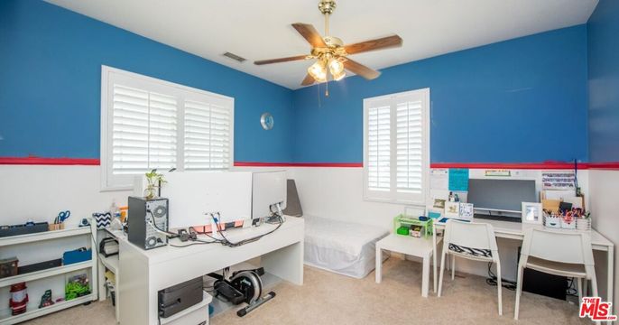 Home Office, Interior