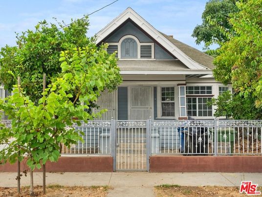 Exterior, Facade, American Craftsman
