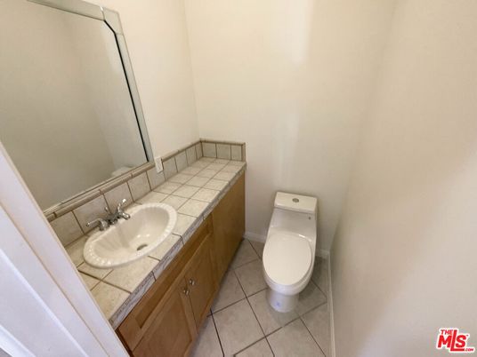 Bathroom, Interior, Tile Countertops