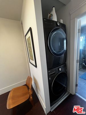 Interior, Utility Closets, Washer, Wood Texture Flooring