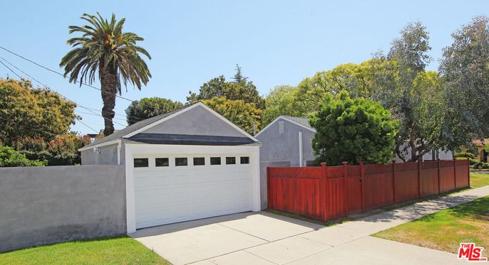 Detached Garage, Exterior