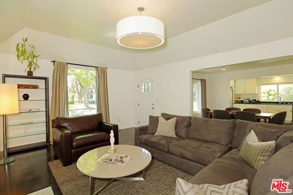 Dining room, Interior, Kitchen, Living room, Pendant Lights, Recessed Lighting, Wood Texture Flooring