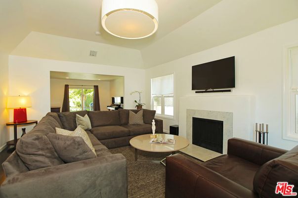 Fireplace, Interior, Living room