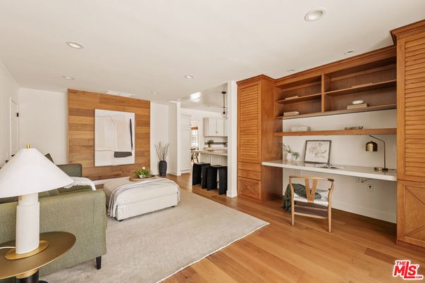 Interior, Recessed Lighting, Wood Texture Flooring